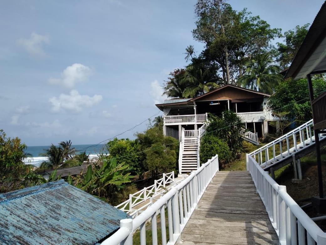 Long Beach Garden Kampung Kuala Besut Екстериор снимка